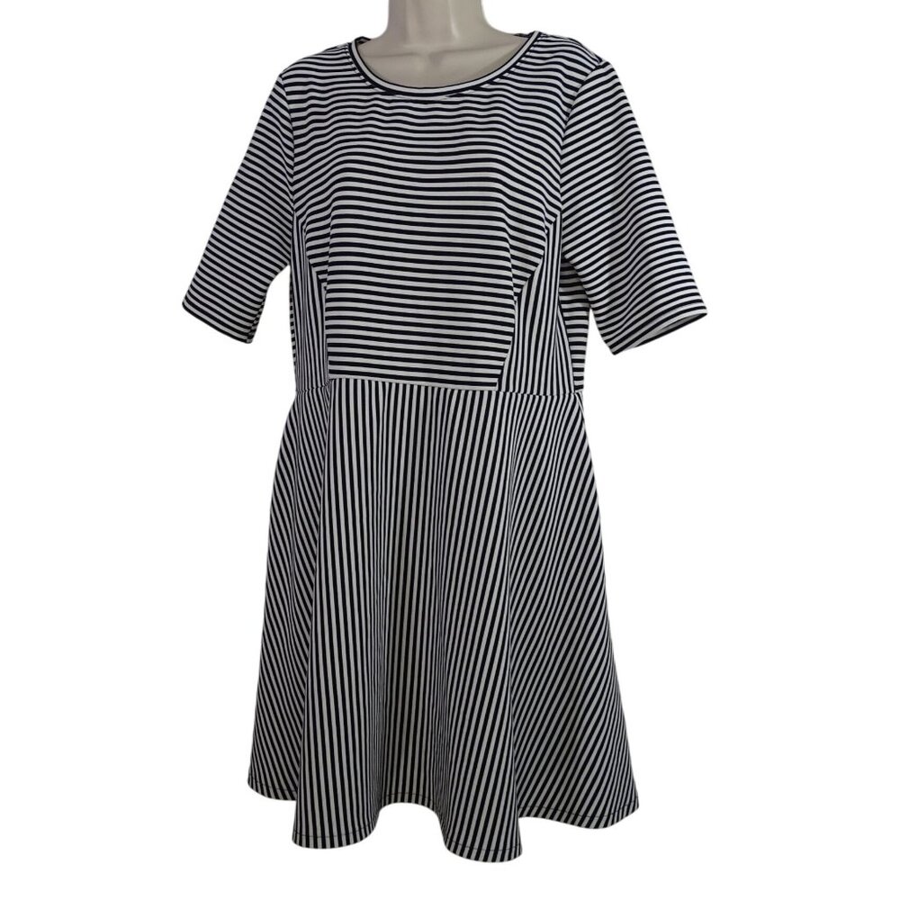 Apt 9 Black White Striped Fit and Flare Dress Short Sleeves Women Size L Pockets
